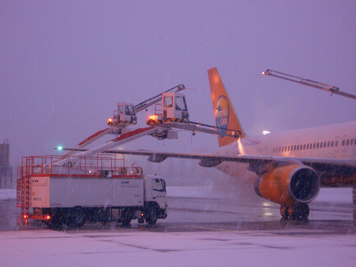 Aircraft Deicing Services Aviation Pros