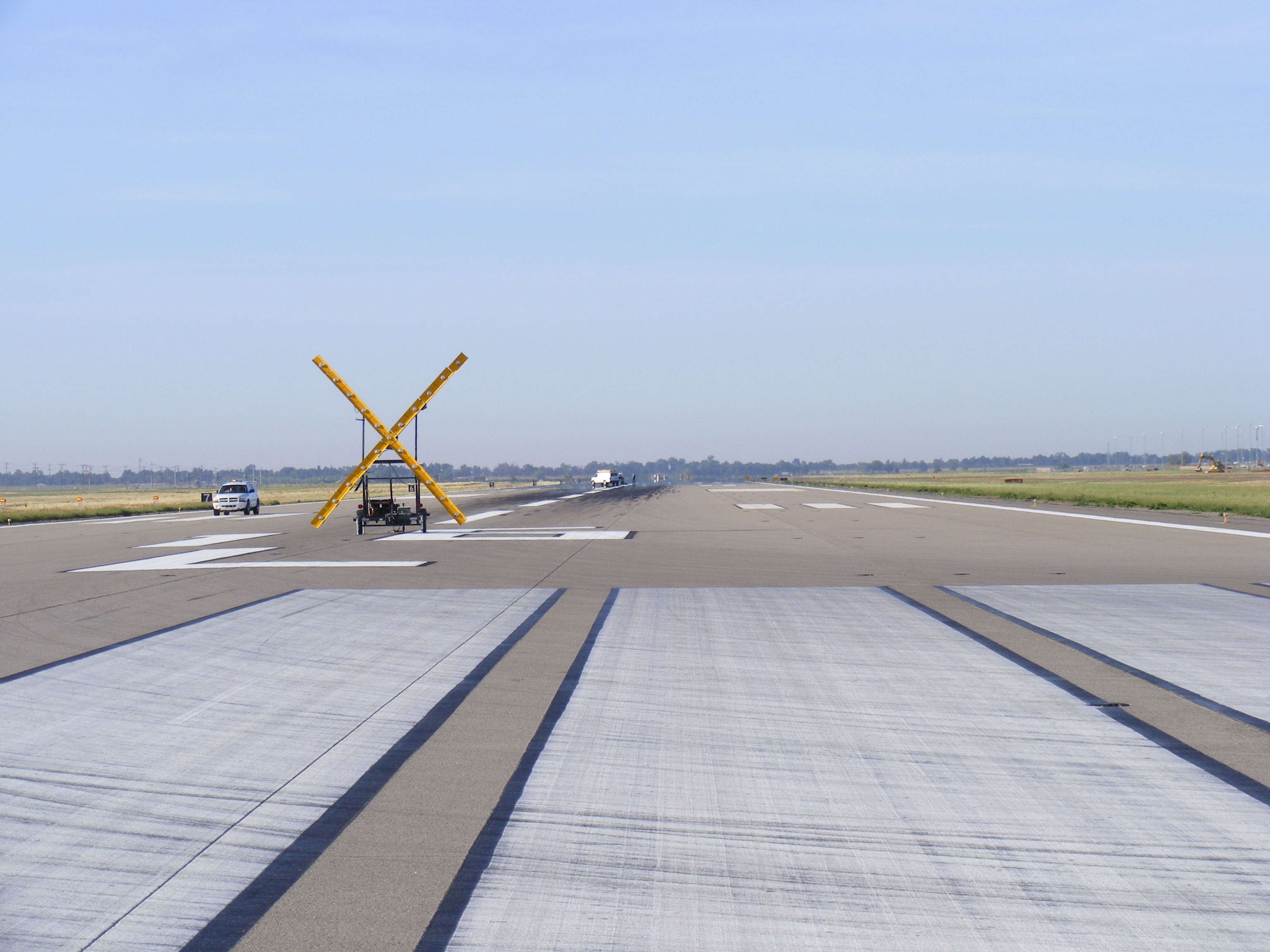 LED Runway Closure Marker Aviation Pros