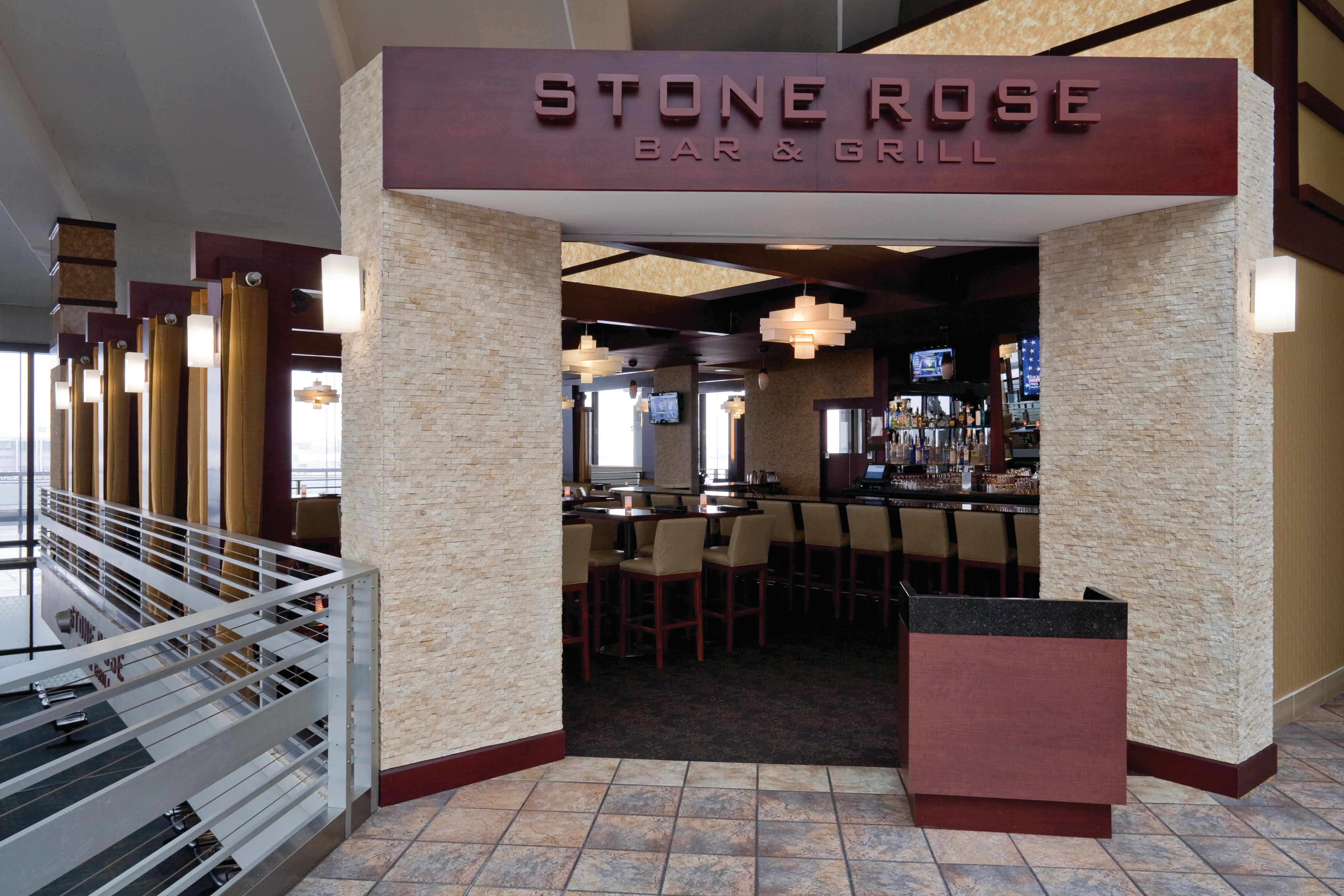 Stonerosebargrill 10133678