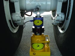 A top of jack cell-based scale used on a B727 main landing gear. Photos courtesy of Larry Jackson. A top of jack cell-based scale used on a B727 main landing gear. Photos courtesy of Larry Jackson.