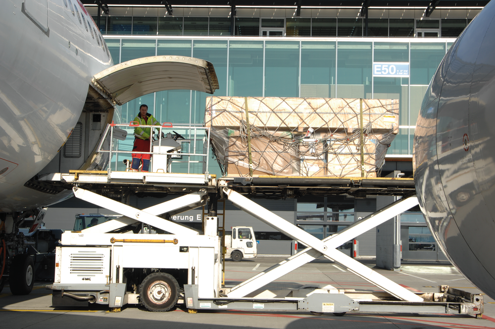 Aircraftunloadingandloading2 C 10697960