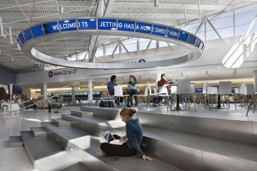 Jetblue Grandstands 02 825x550 10724497