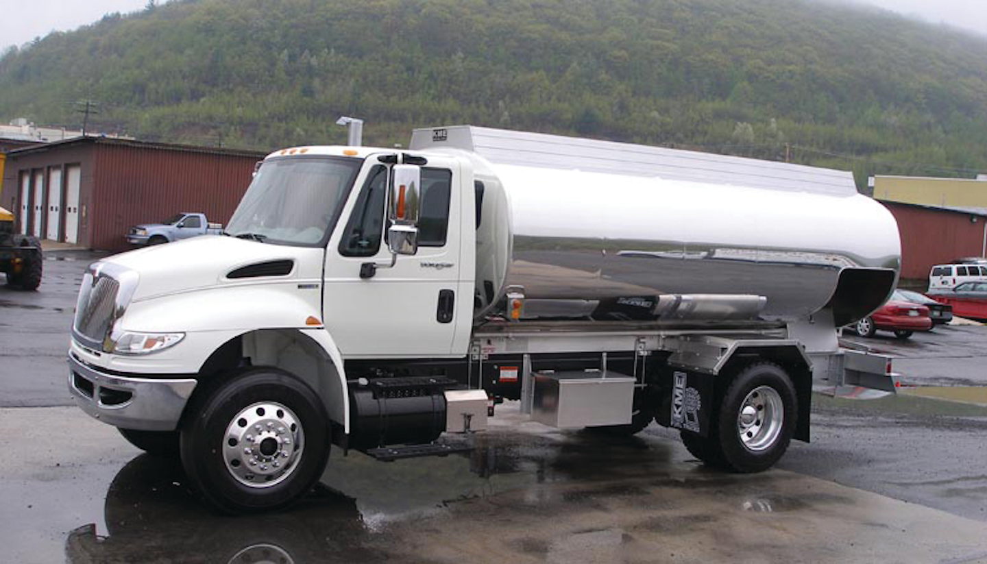 Fuel Truck/Refueler Aviation Pros