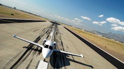 Runway 10725497 Runway 10725497