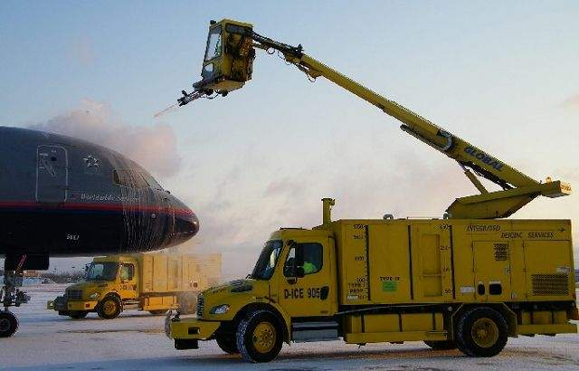 IDS and three other associated companies employ 3,000 people at airports in the northern and central parts of the United States.