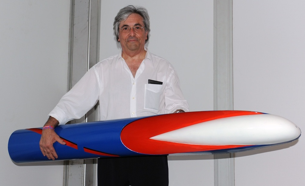 Christian HUGHES MINIX Inventor