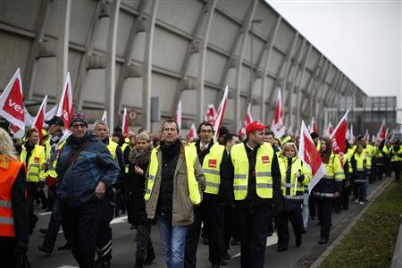 Lufthansa on Thursday had to cancel close to 40 percent of its flights as staff went on strike on the eve of wage talks with the German airline
