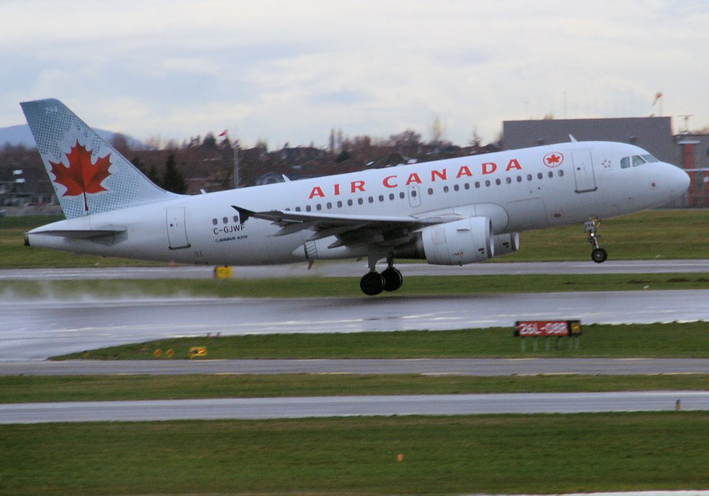 Air Canada 10909477