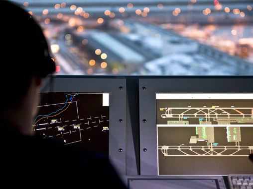 Cn Image Size Air Traffic Cont 10930091
