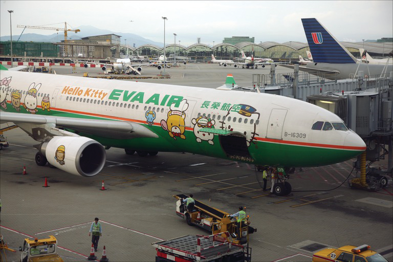 At Heathrow, ASIG has been providing EVA with cabin cleaning and aircraft deicing services since 2005.