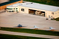 Hangar 10 Kansas City 10938663