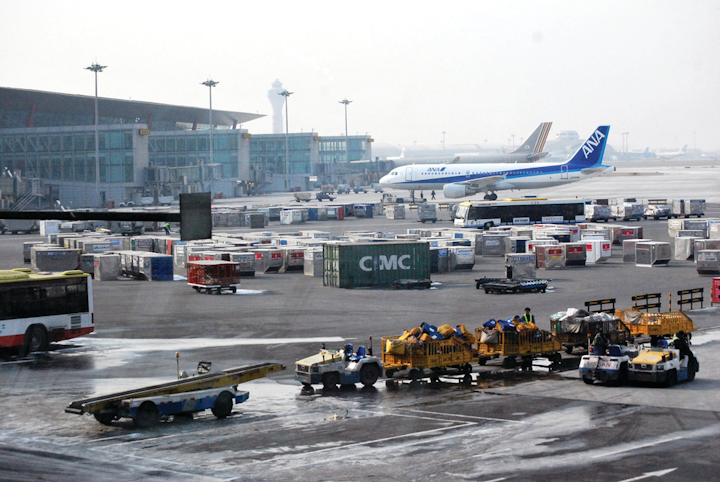 Once the plane lands, and after the engines stop whining, there are areas of risk that require situational awareness at all times. But remaining keenly aware of the potential danger in our everyday workplace takes more than just focus.