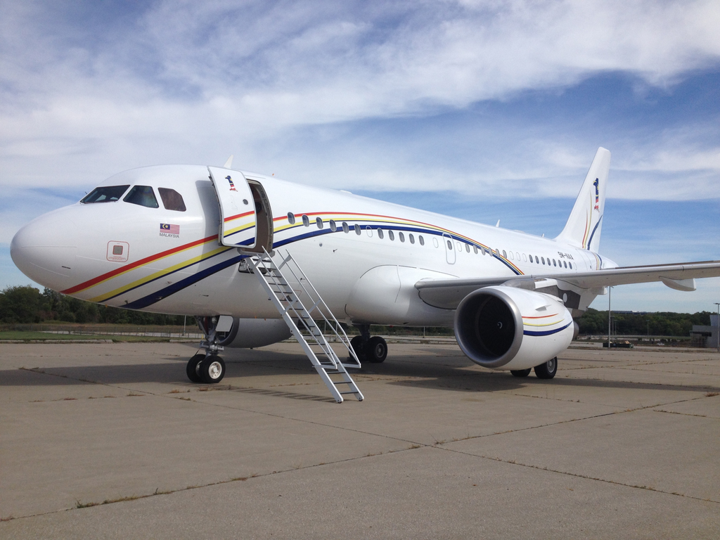 2013 10 Comlux Aviation Servic 11197014