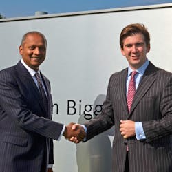 Maithri Samaradivakara, UK-based Sales Manager, Air Culinaire Worldwide (left) and Robert Walters, Business Development Manager at London Biggin Hill Airport.