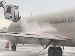 Deicing crew at MSP Deicing crew at MSP