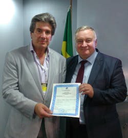 Sergei Ostapenko, Russian Helicopters sales director for commercial helicopters(on the right), and Helipark&rsquo;s President Jo&atilde;o Velloso.