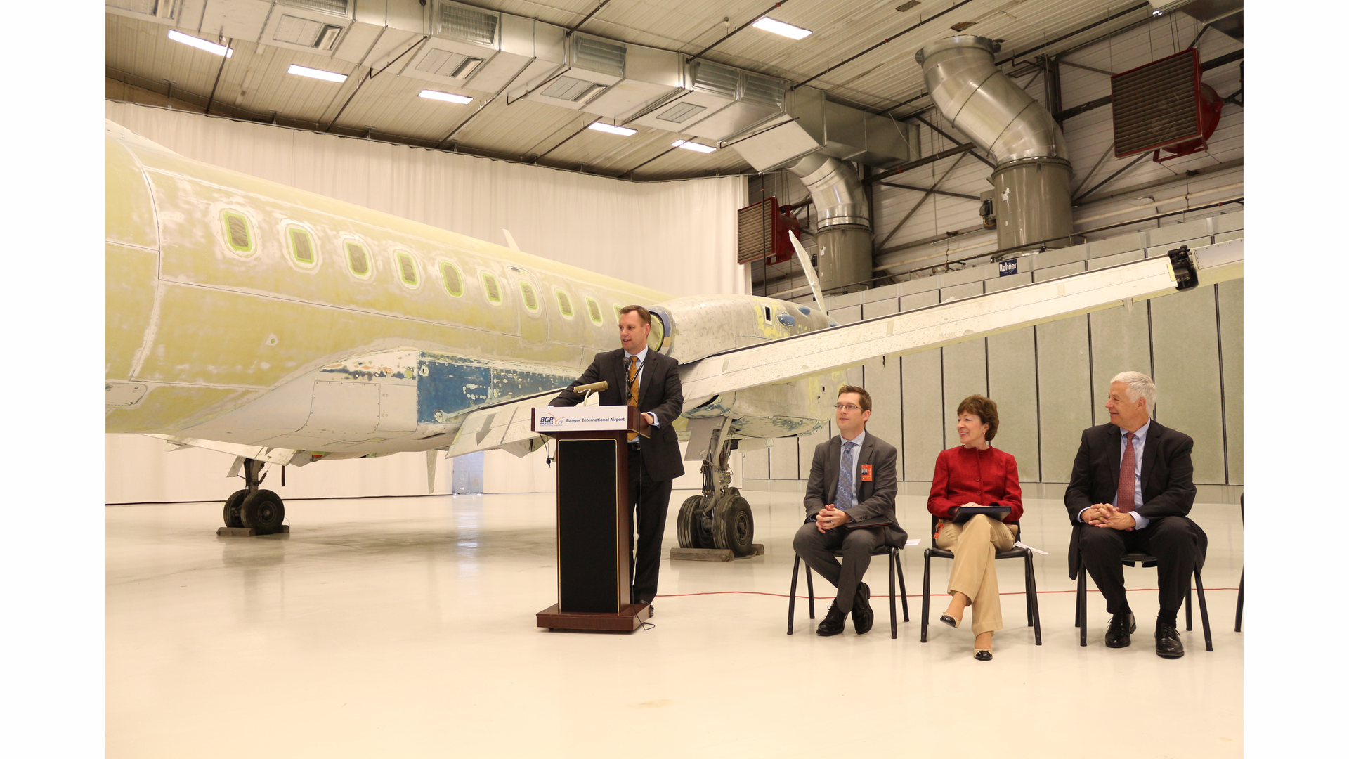 C&L officially opened its new 17,000-sq-ft aircraft-paint hangar on Thursday, October 16, at a ceremony that included remarks from U.S. Senator Susan Collins and U.S. Representative Mike Michaud.