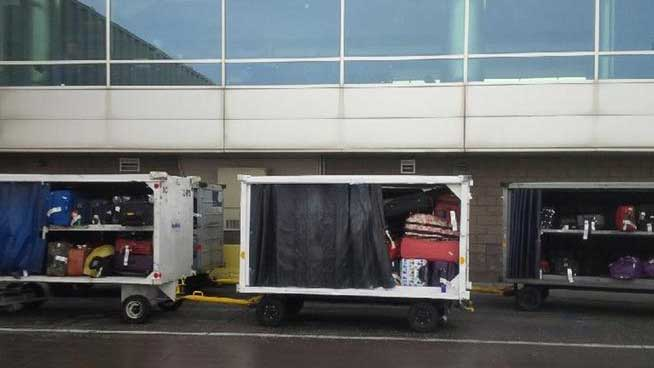 20150106 063150 United Baggage At Dia 54b43ace84258