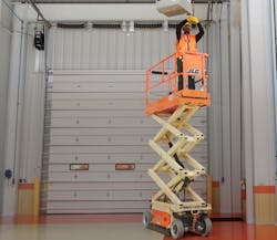 The platforms and deck extension surfaces for all ES model scissors have been upgraded to diamond plate steel to enhance strength, durability and repairability. The platforms and deck extension surfaces for all ES model scissors have been upgraded to diamond plate steel to enhance strength, durability and repairability.