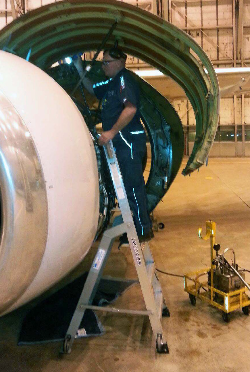 7' Engine Cowling Ladder 91u40r9cugspo Cuf