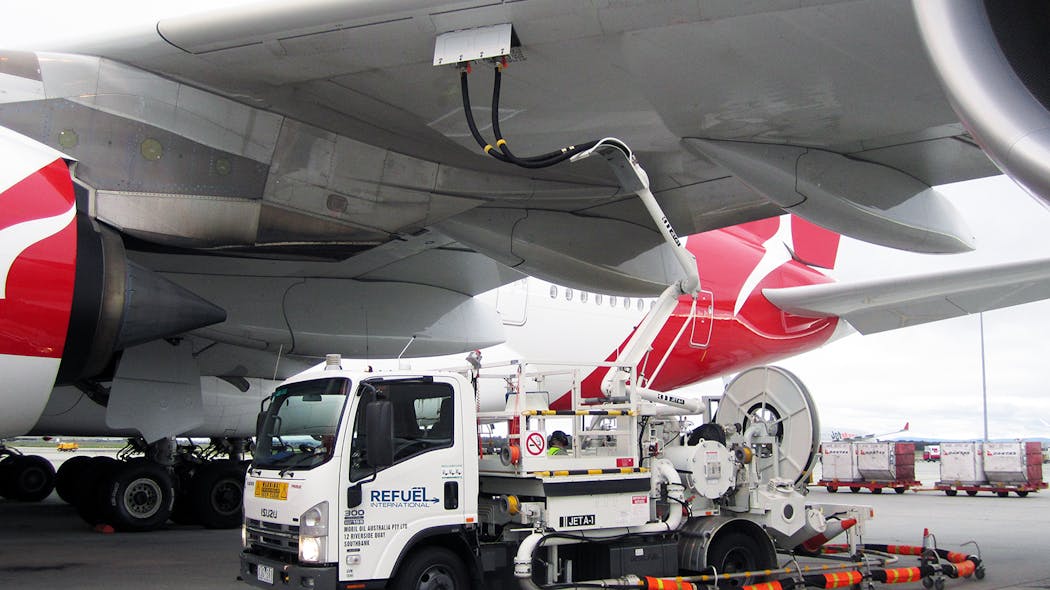 RI Hydrant Dispenser in action fuelling Qantas plane