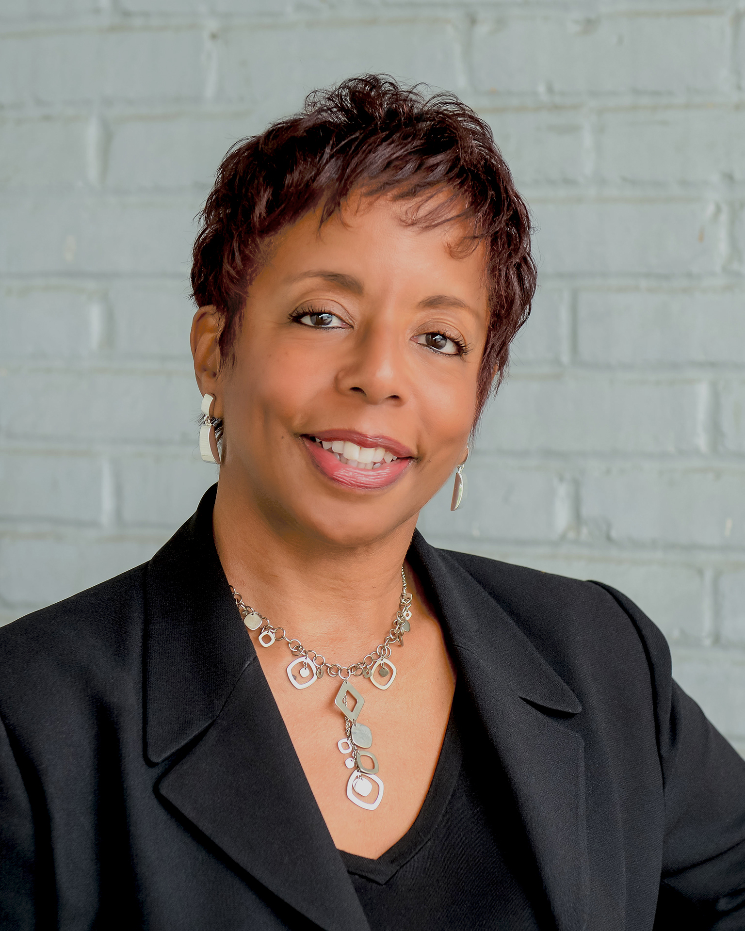 Debra Hammond headshot 2015 555b588210985