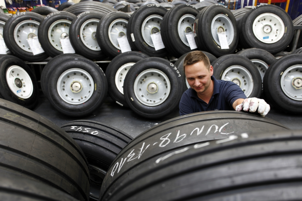 Wheels Copyright Lufthansa Technik 559acdc015687