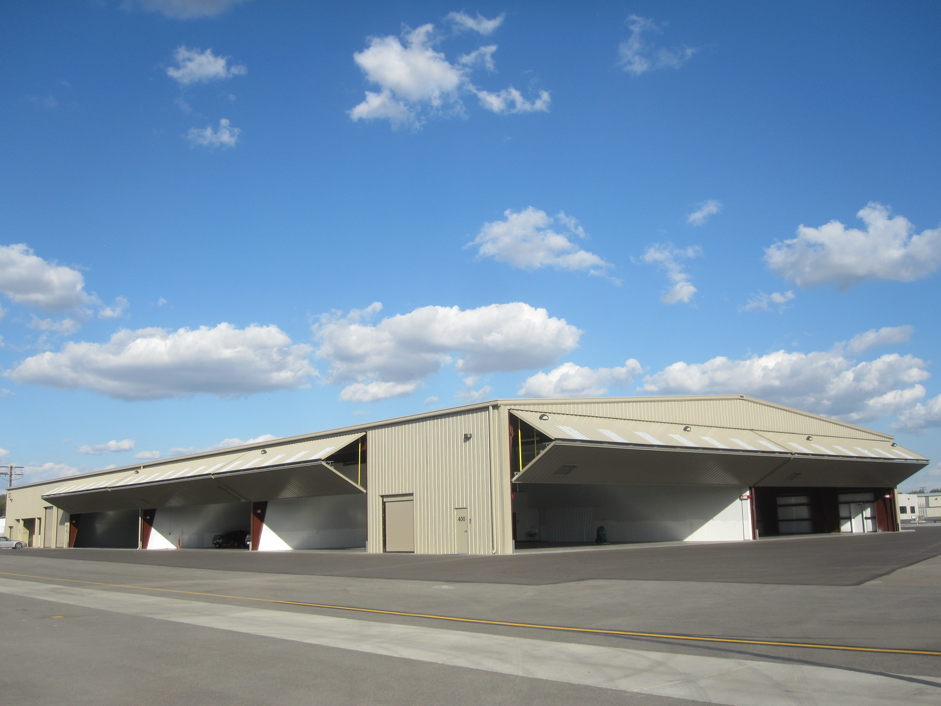 2 Bifold Anaheim 5 Doors Open 56045d8d85229