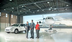 YU Lounge Mauritius Team in Hangar YU Lounge Mauritius Team in Hangar