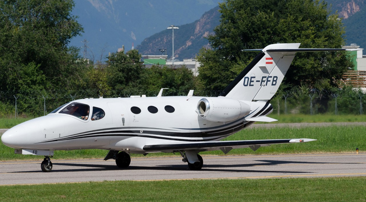 GlobeAir Mustang 300 dpi 5731fa792e453