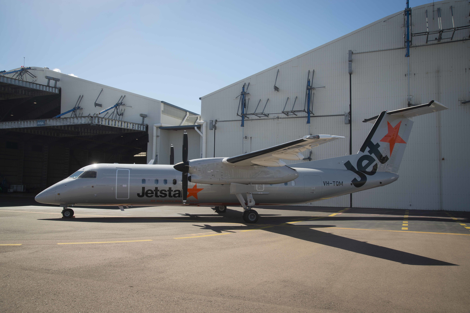 JETSTAR livery with PPG coatings 5756eca882270