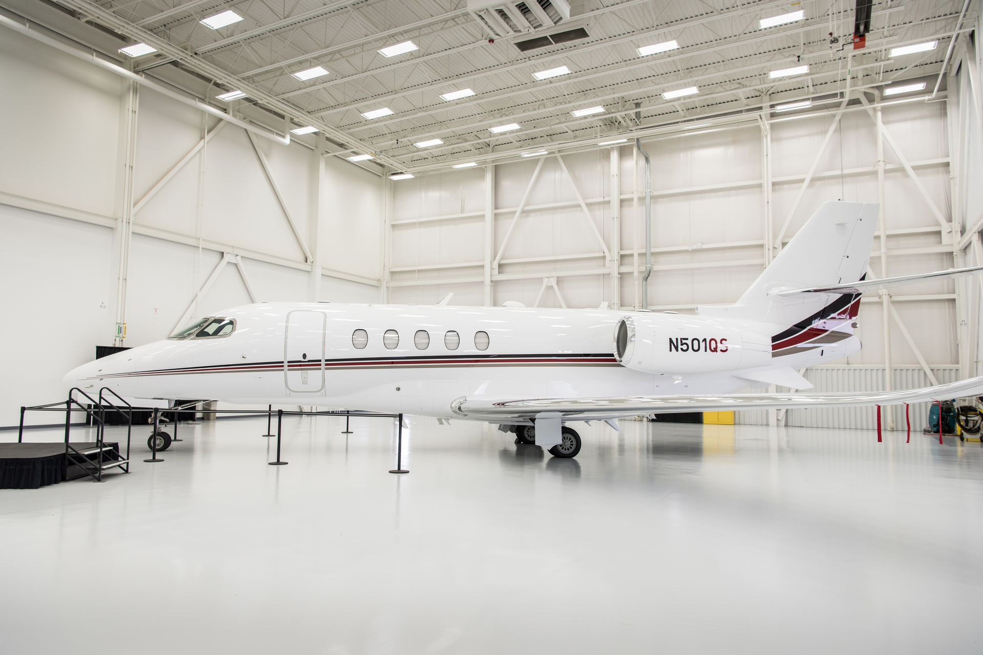 NetJets Delivery 5 57728c043b888
