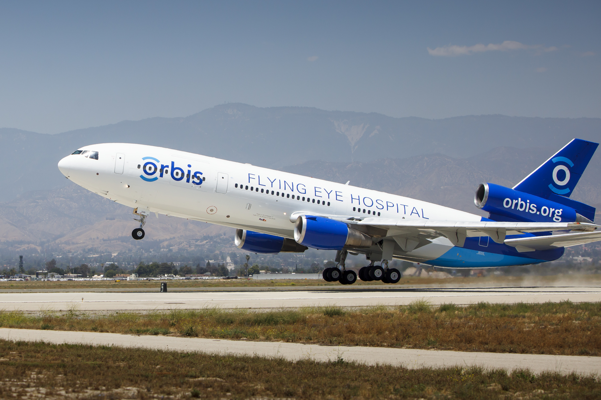 Orbis Md 10 Flying Eye Hospital 5750aa92054ee