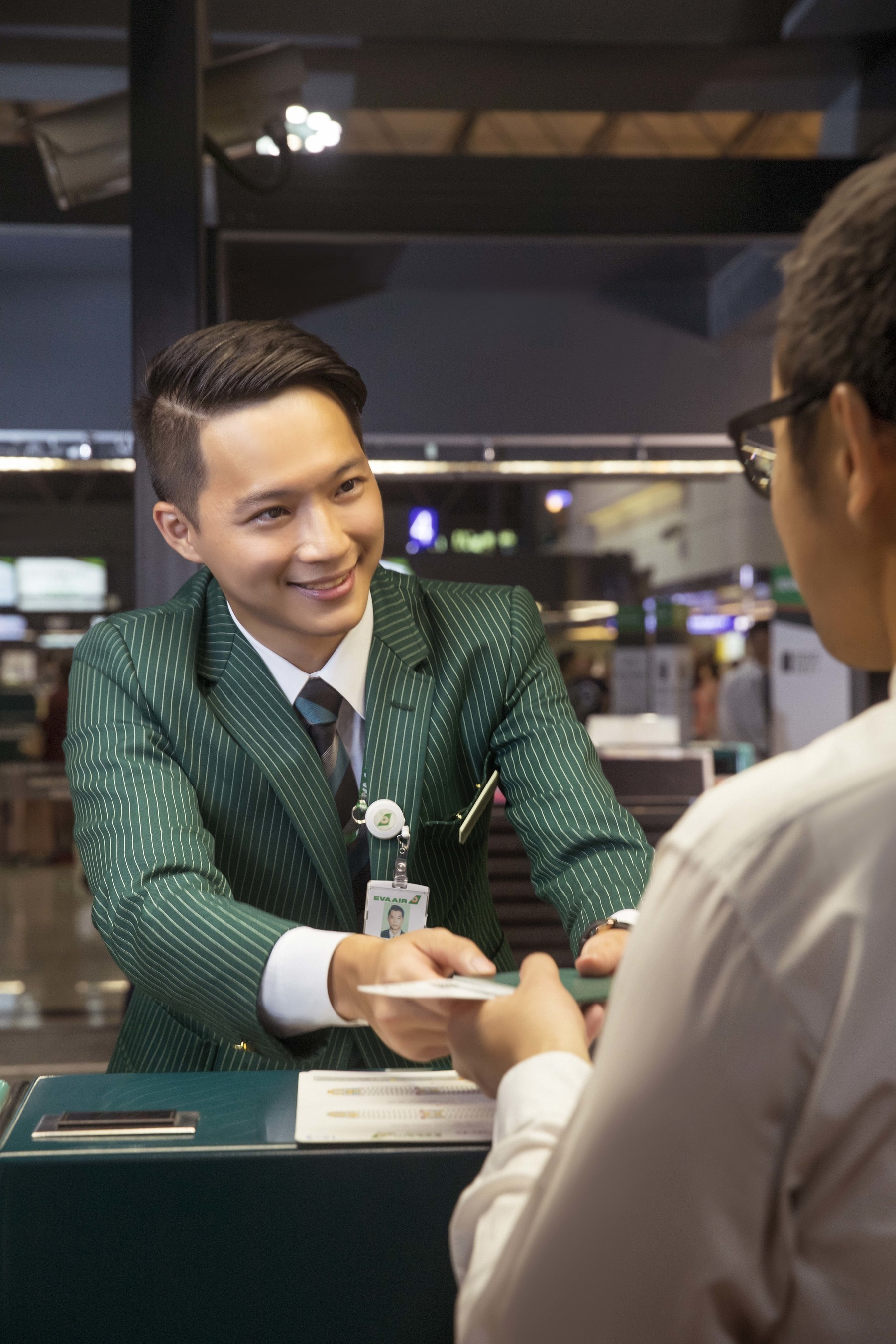 After a satisfaction survey of 19 million travelers, Skytrax has rated EVA Air among the 'World's Top 10 Airlines of 2016.' EVA ranks number one as 'Best Trans-Pacific Airline' and 'Best Business Class Comfort ...