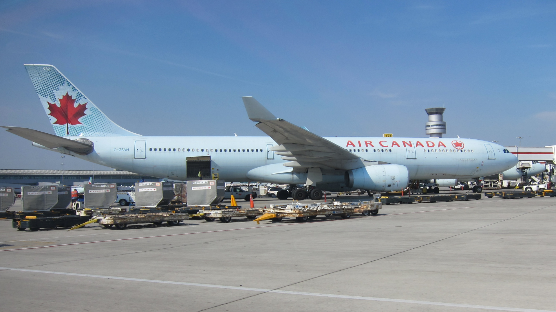 Air Canada A330 7854213108 2 5787dff858537