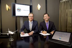 Dr. Johannes Bussmann (chairman of the Executive Board of Lufthansa Technik) and Matthew Bromberg (president Pratt & Whitney Aftermarket) during the signing ceremony