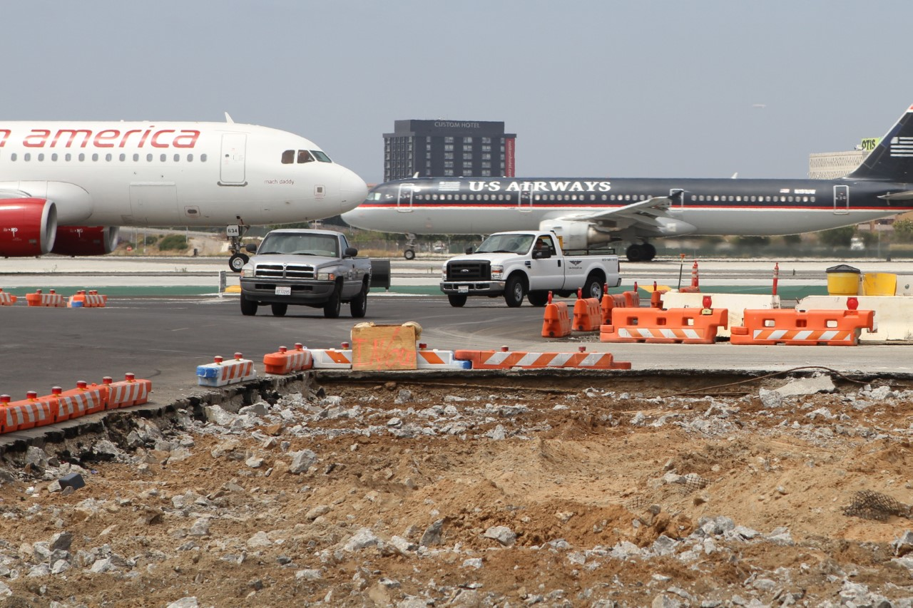 LAX construction low and mid profile barricades 579908522b333