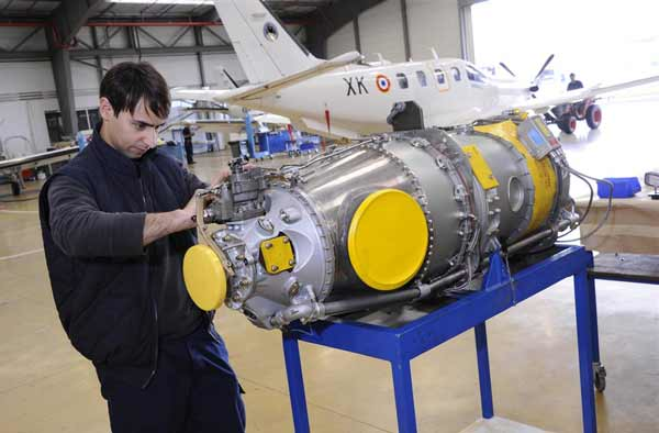 Tarbes Service Station engi 5783b06daf3f5