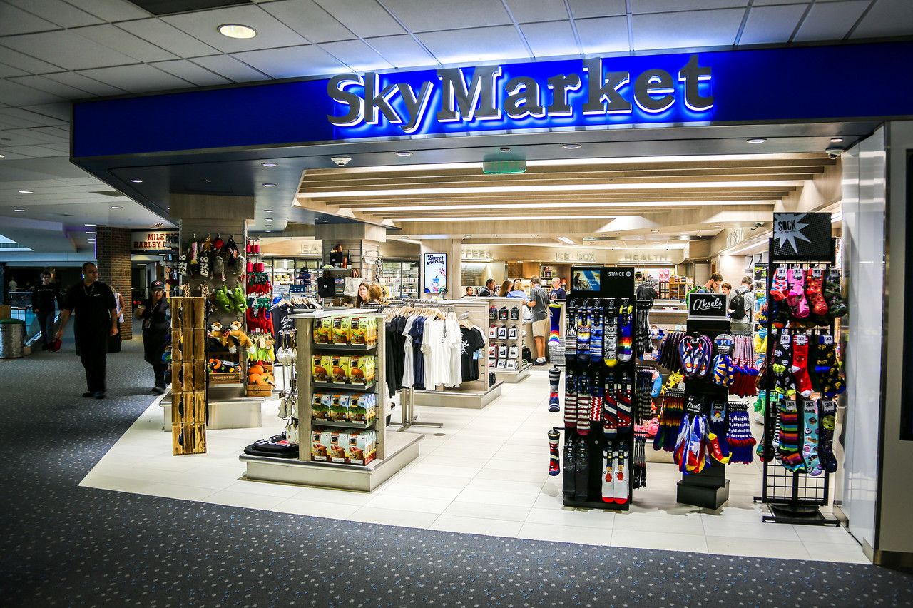 SkyMarket is located on the mezzanine level of the B Concourse.