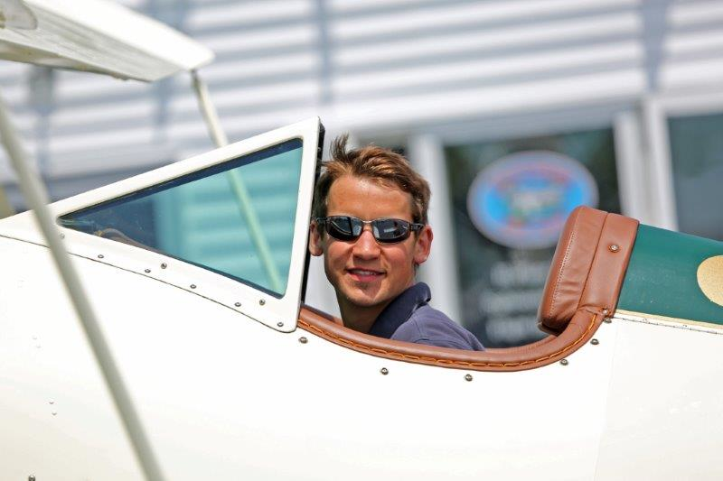 New Trevor Laue 57fd55b1947ca