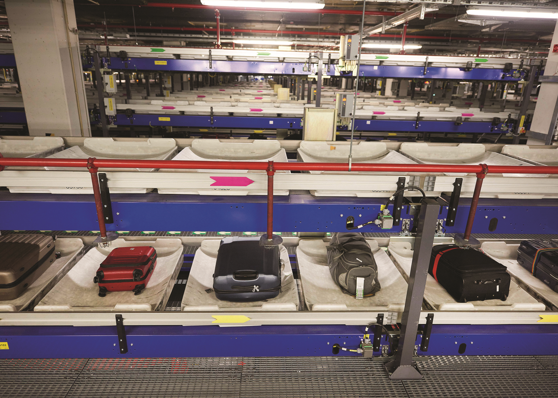 CRI163 Gatwick EBS pic1 hi 582dda9fec37f