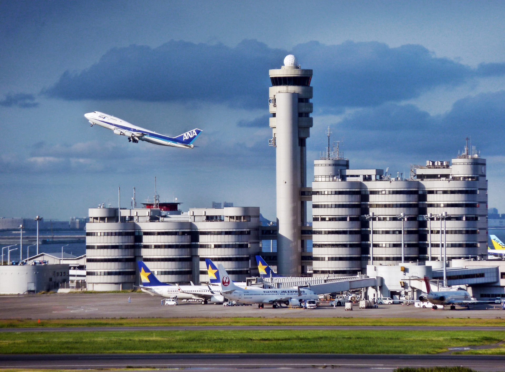 Haneda Airport Terminal 1 583c4f0ca2f62
