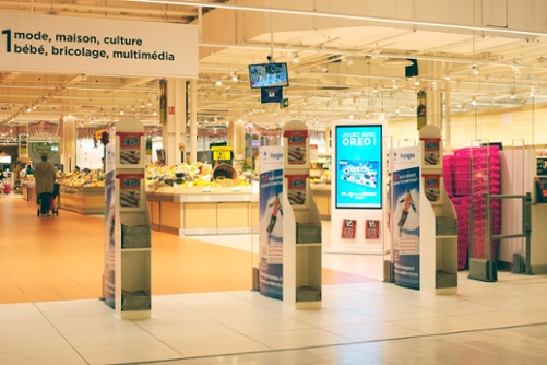 Oreo advertises on this ShopperCast display in a Carrefour hypermarket.