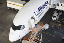 Lufthansa Technik A350 Cockpit 5891f55cae99e
