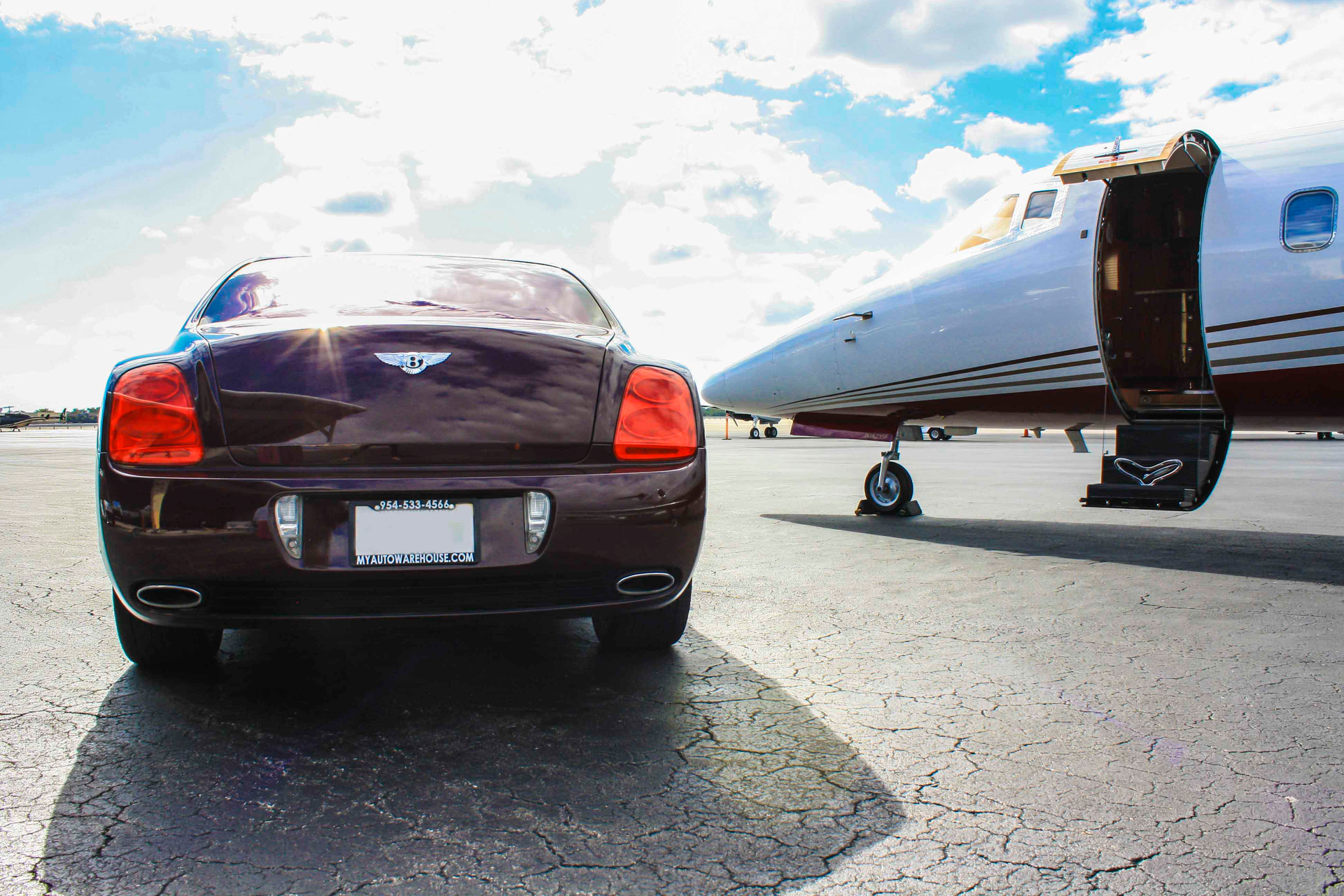 Monarch Air Group 58af0405686bb