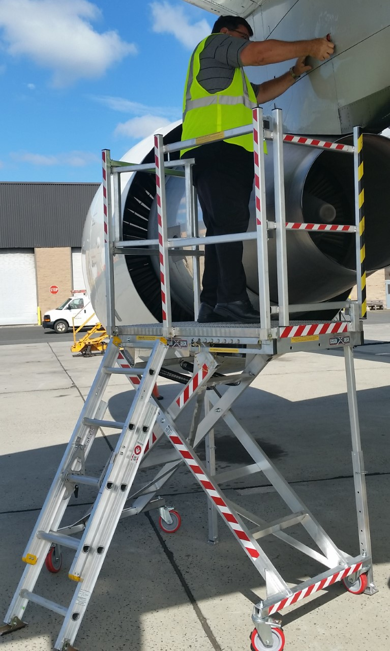 Scissor Deck 5000 series 589a39d8d0ce5