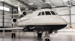 HWD 0889 jet in hangar 58d90cabd3886