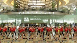 Vietjet celebrated the inaugural of the Singapore-Hanoi route amid fanfare with an exciting flash-mob dance.