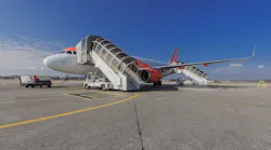 Swissport EasyJet 58f6340cef120