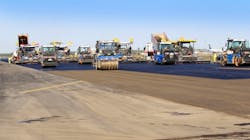 Over the course of five days, a surface of around 44,000 square meters – roughly corresponding to the size of five soccer pitches – will be renewed. Over the course of five days, a surface of around 44,000 square meters – roughly corresponding to the size of five soccer pitches – will be renewed.